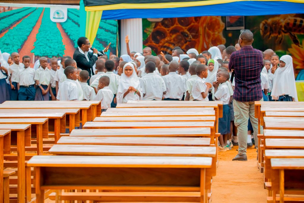 Msaada Wa TFS Wa Madawati Yenye Thamani Ya Sh Milioni 7 Waweka Tabasamu Kwa Wanafunzi Ifakara
