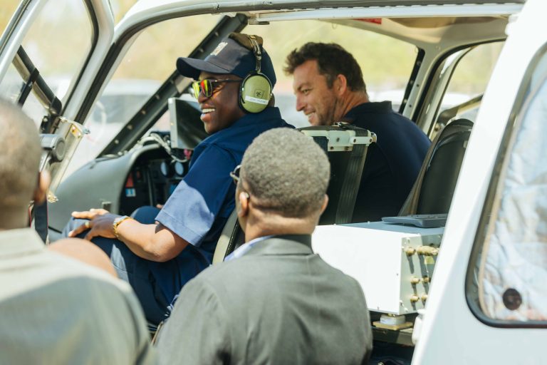Mavunde Azindua Helikopta Ya Kisasa Ya Kampuni Ya Barrick Kwa Ajili Ya Kusaidia Utafiti Wa Kijiolojia